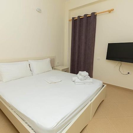 Premier Guest House Влёра Экстерьер фото