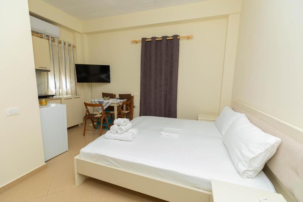Premier Guest House Влёра Экстерьер фото