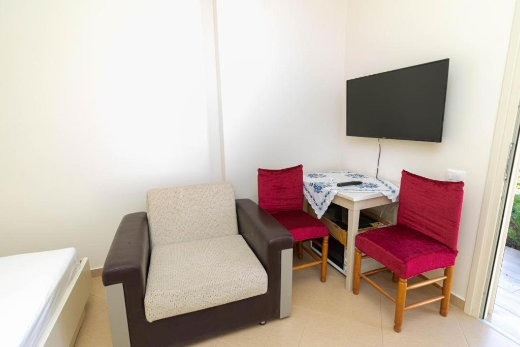 Premier Guest House Влёра Экстерьер фото