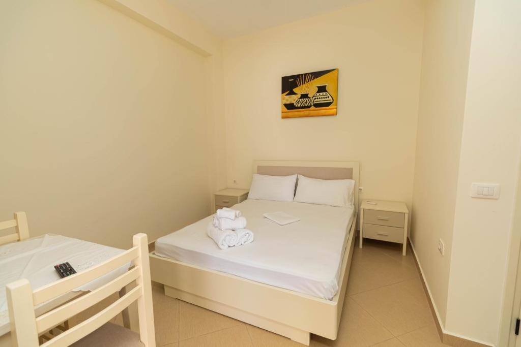 Premier Guest House Влёра Экстерьер фото