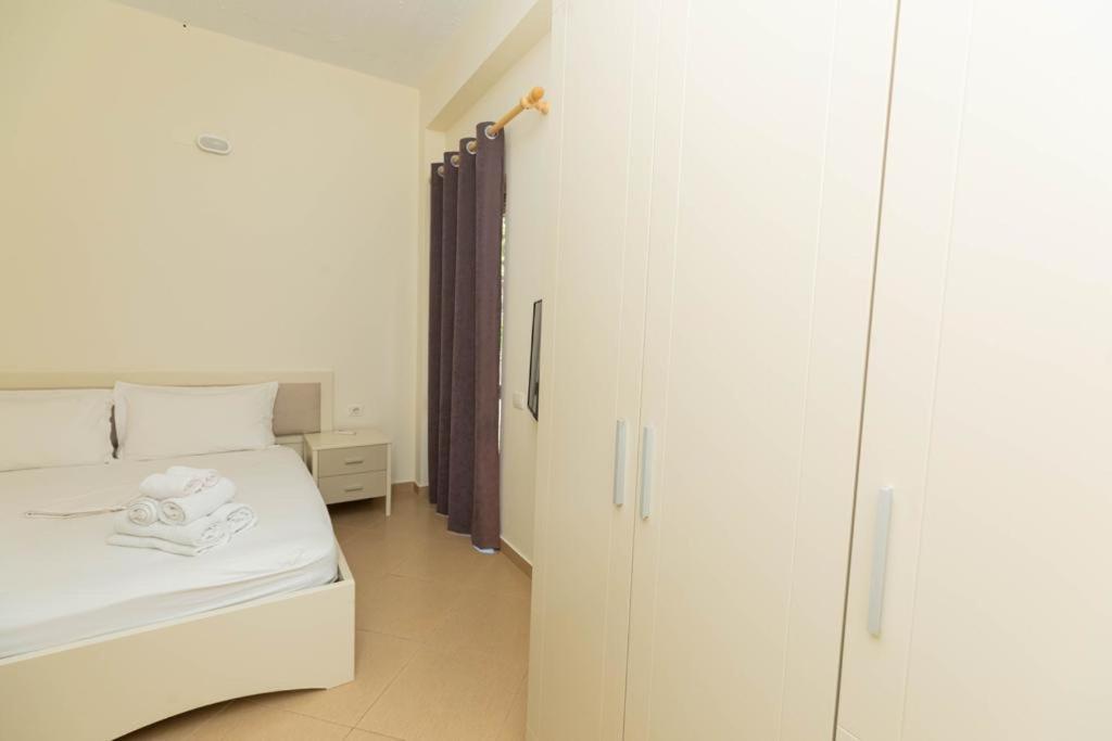 Premier Guest House Влёра Экстерьер фото