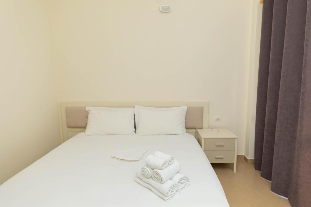 Premier Guest House Влёра Экстерьер фото