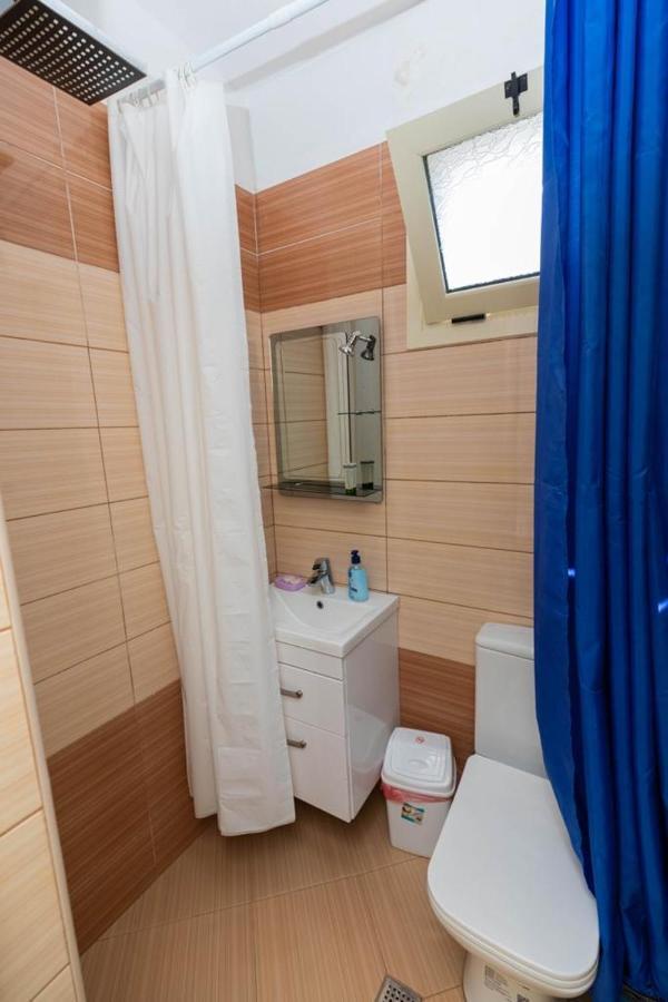 Premier Guest House Влёра Экстерьер фото